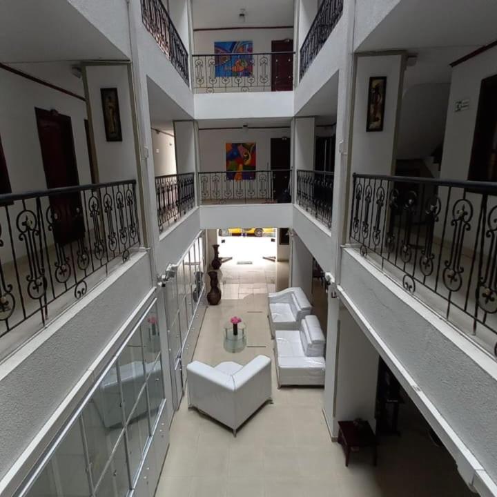 Hotel Davinci Calarcá Exteriör bild